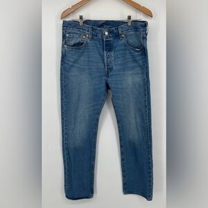 Levis 501 34x32 Medium Wash Button-Fly Straight Leg Original Fit